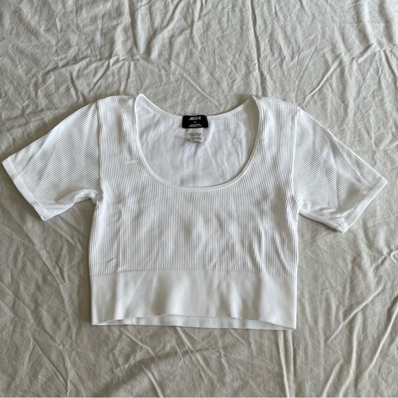 *sold* Ardene Cropped Scoop Neck White Tee - Picture 1 of 4
